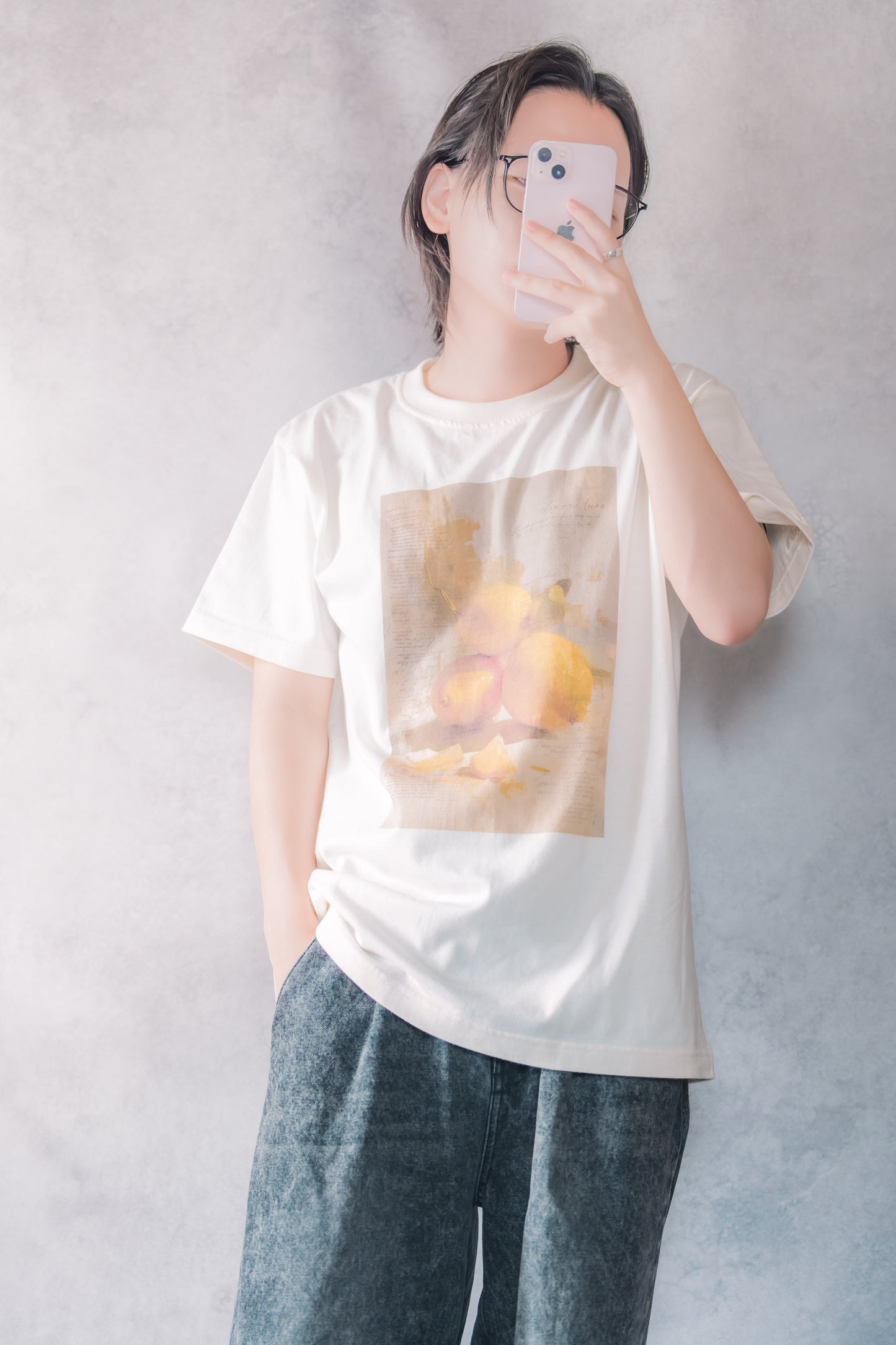 【数量限定:あと1点】半袖アートTシャツ - 「レモンと静かな午後」