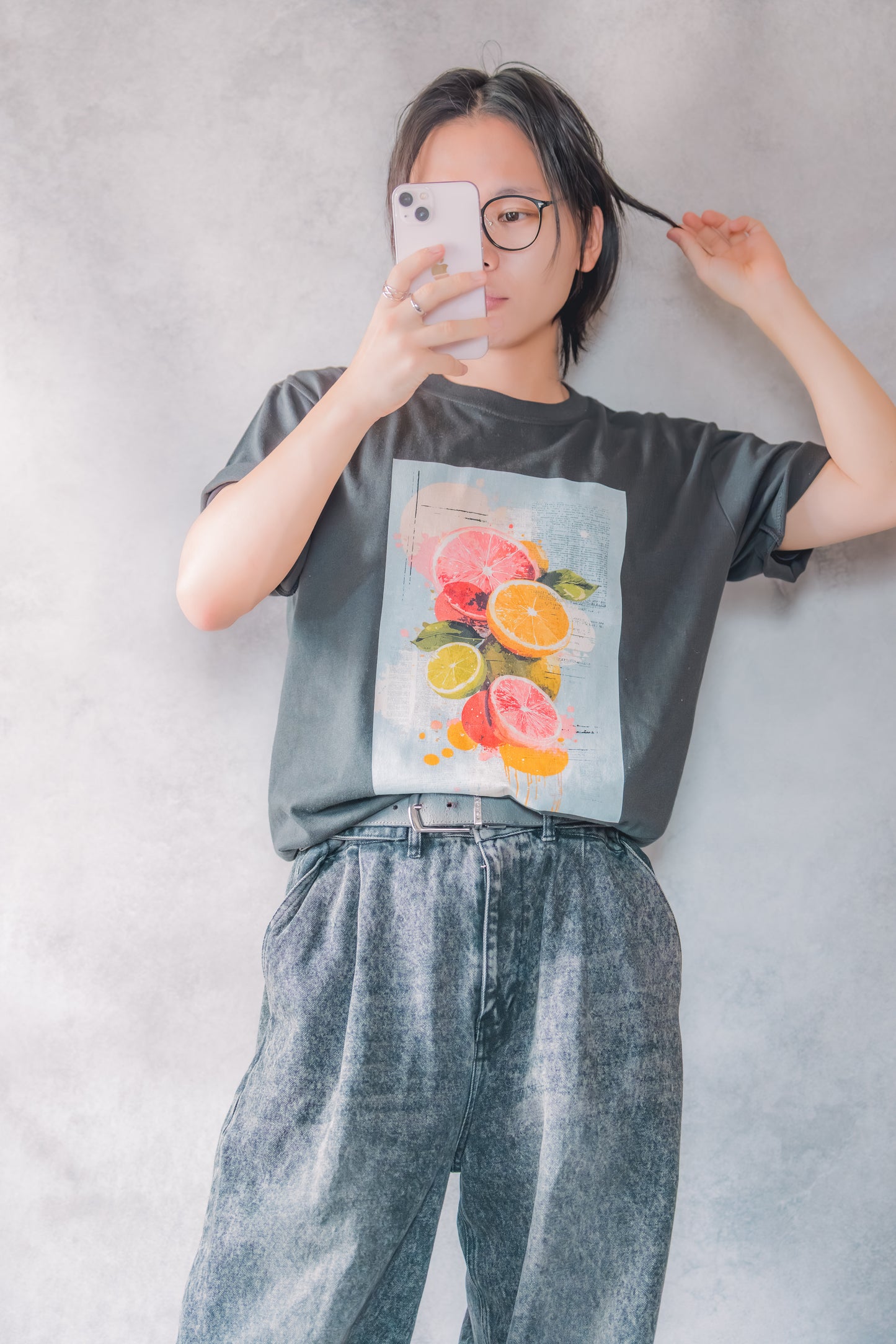 Lien Harden 半袖アートTシャツ - 「午後に溶けるシトラス」