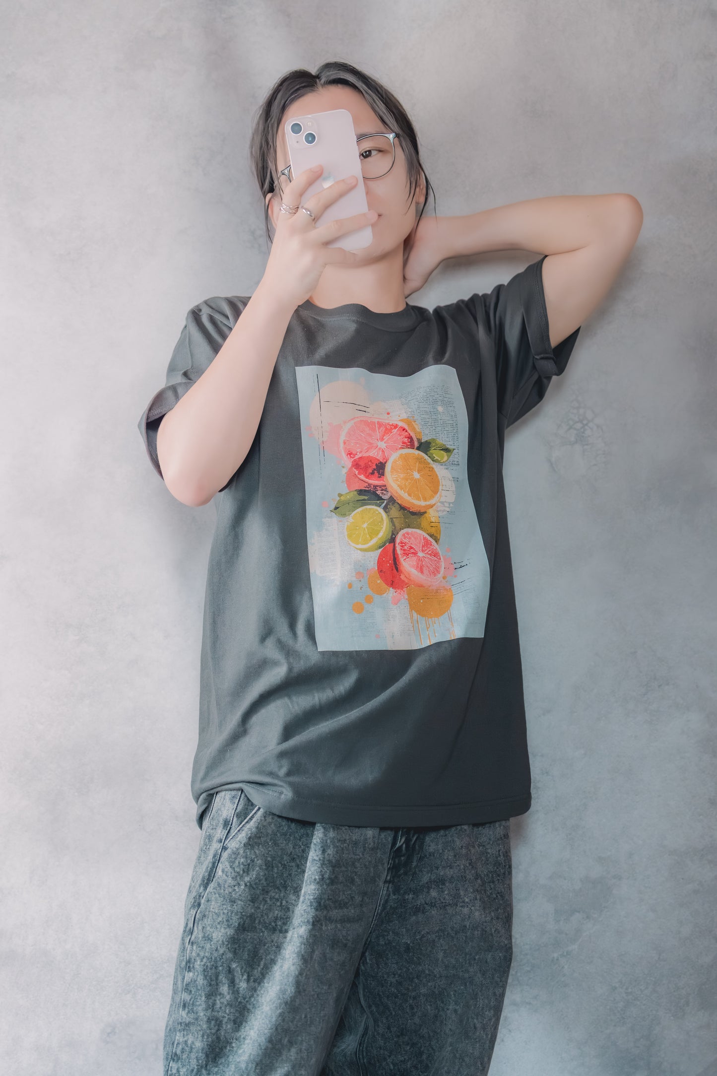 Lien Harden 半袖アートTシャツ - 「午後に溶けるシトラス」