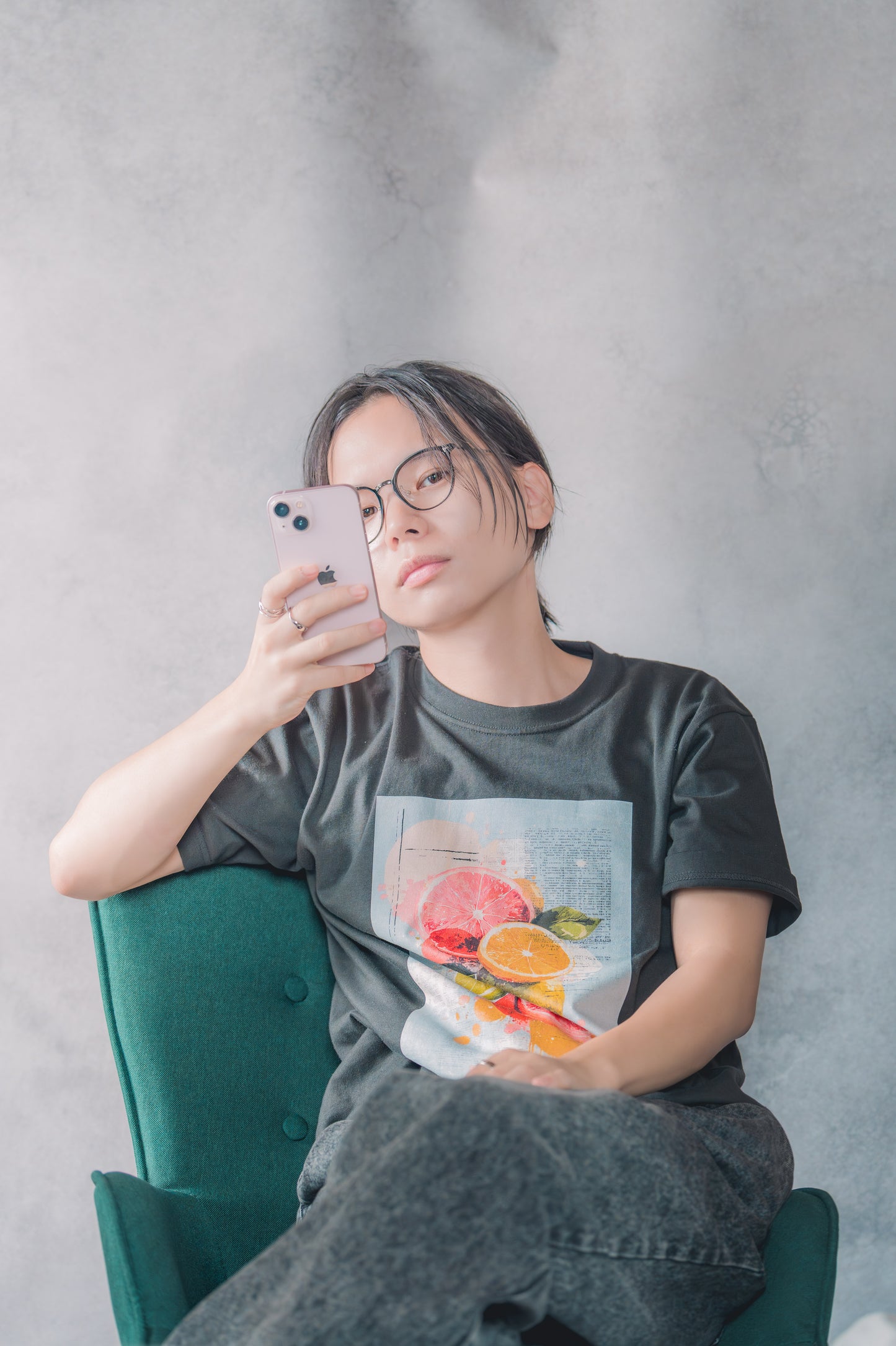 Lien Harden 半袖アートTシャツ - 「午後に溶けるシトラス」