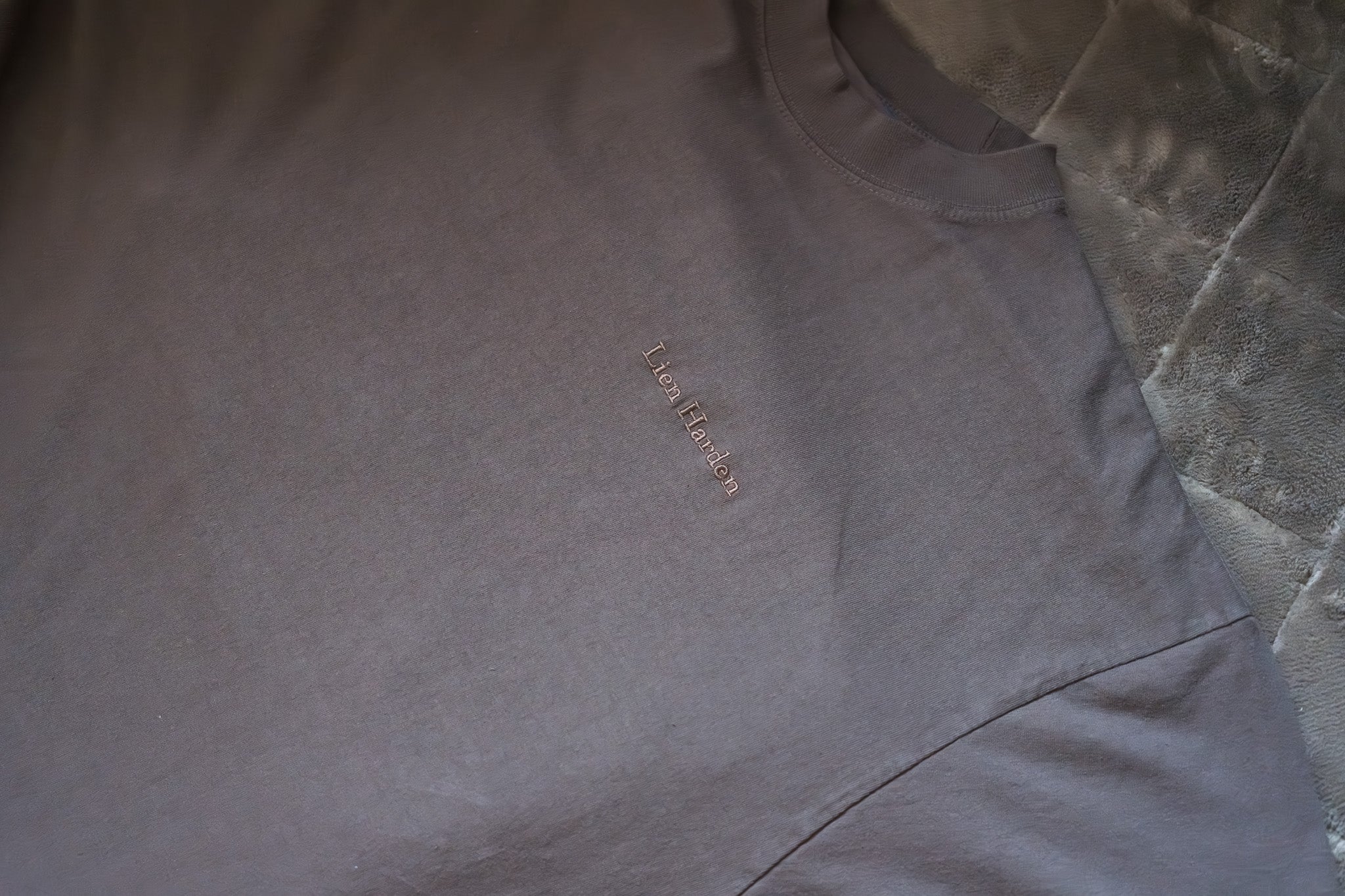 LOGO WEAR：毎日に寄り添う定番